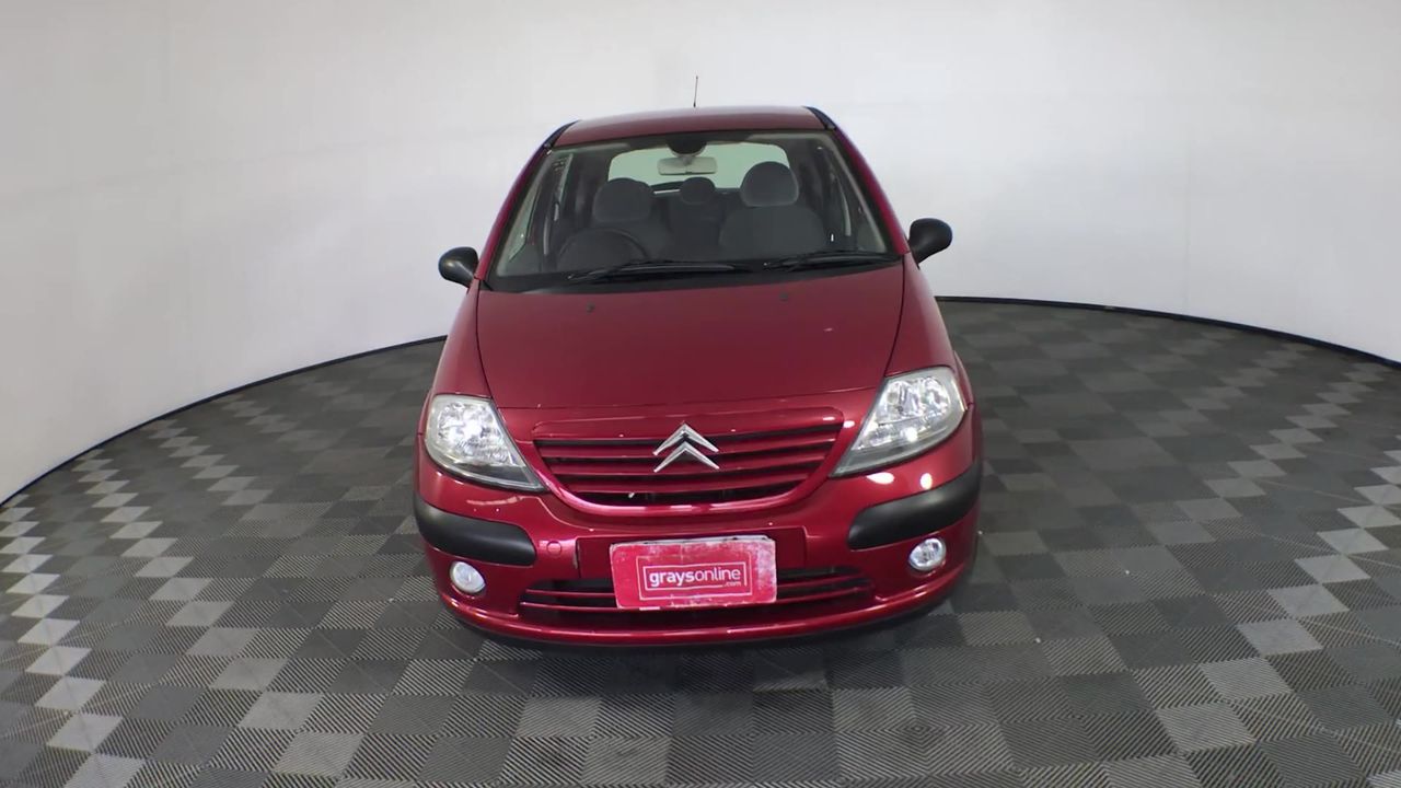 0.08 Carat White 4 round diamonds