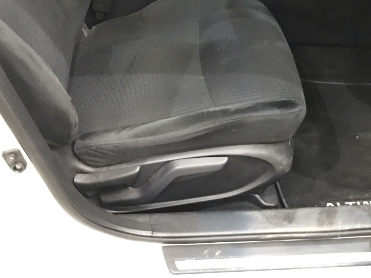 1951 Australia Pre decimal Silver Florin Scarce