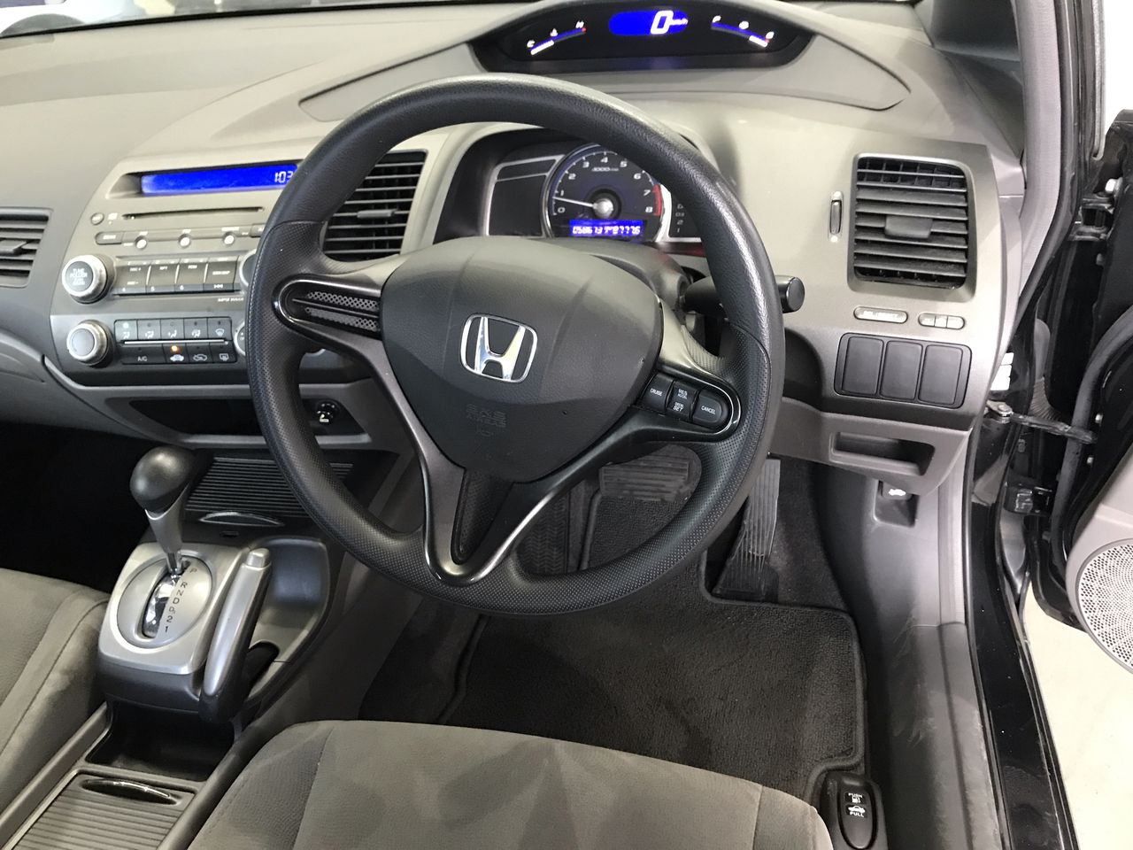 Wolf Blass Yellow Label Pinot Noir (6x 750mL). SA