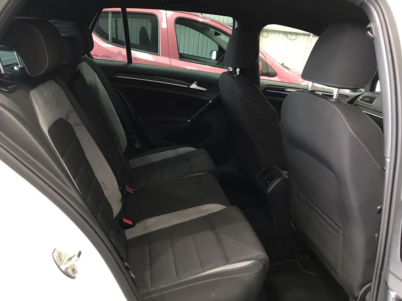 9K Yellow Gold TWIST OVAL INTENSIVE DC ER