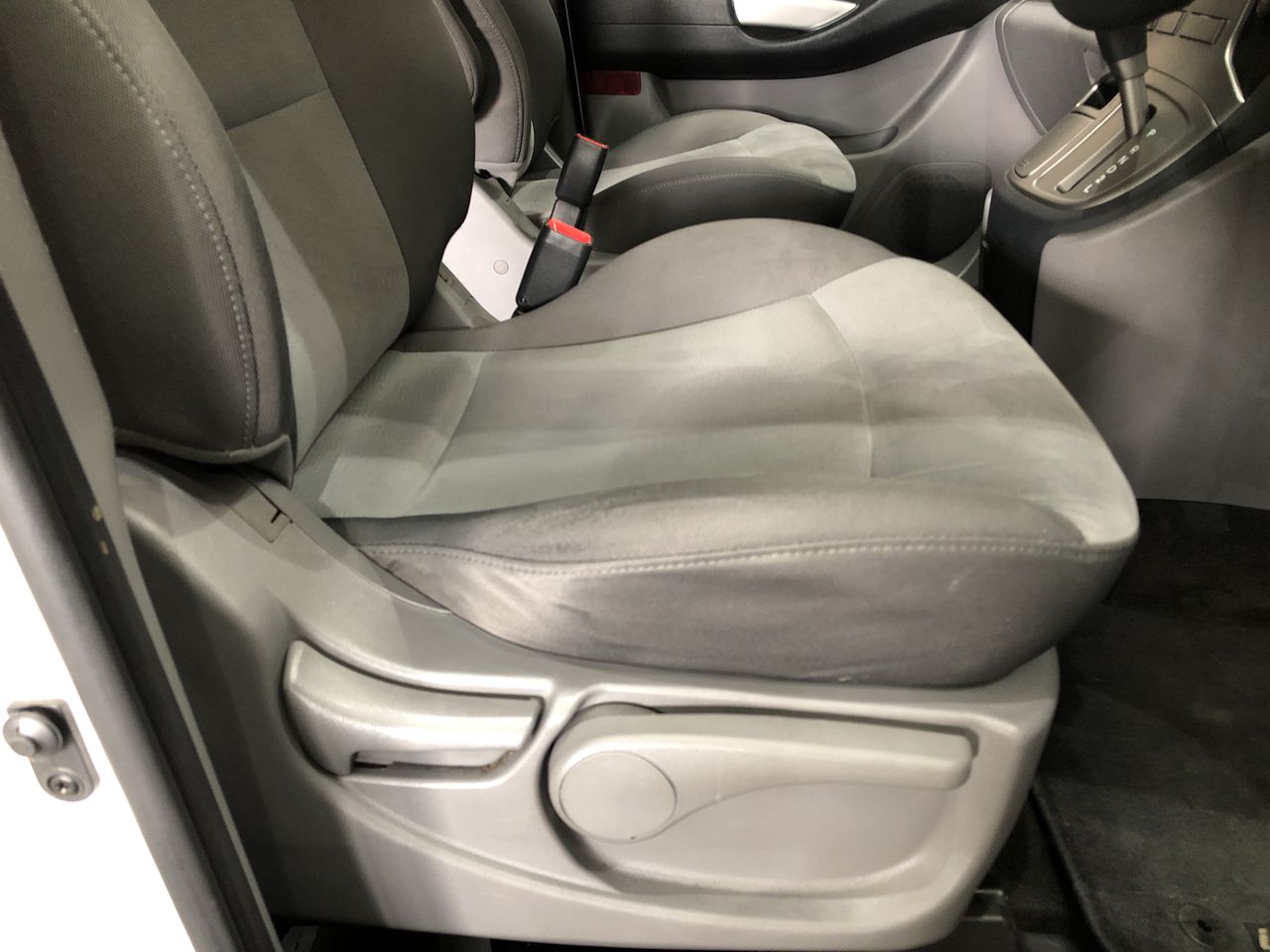 Duchesse De Paris Brut Blanc De Blancs NV (6x 750mL), France.