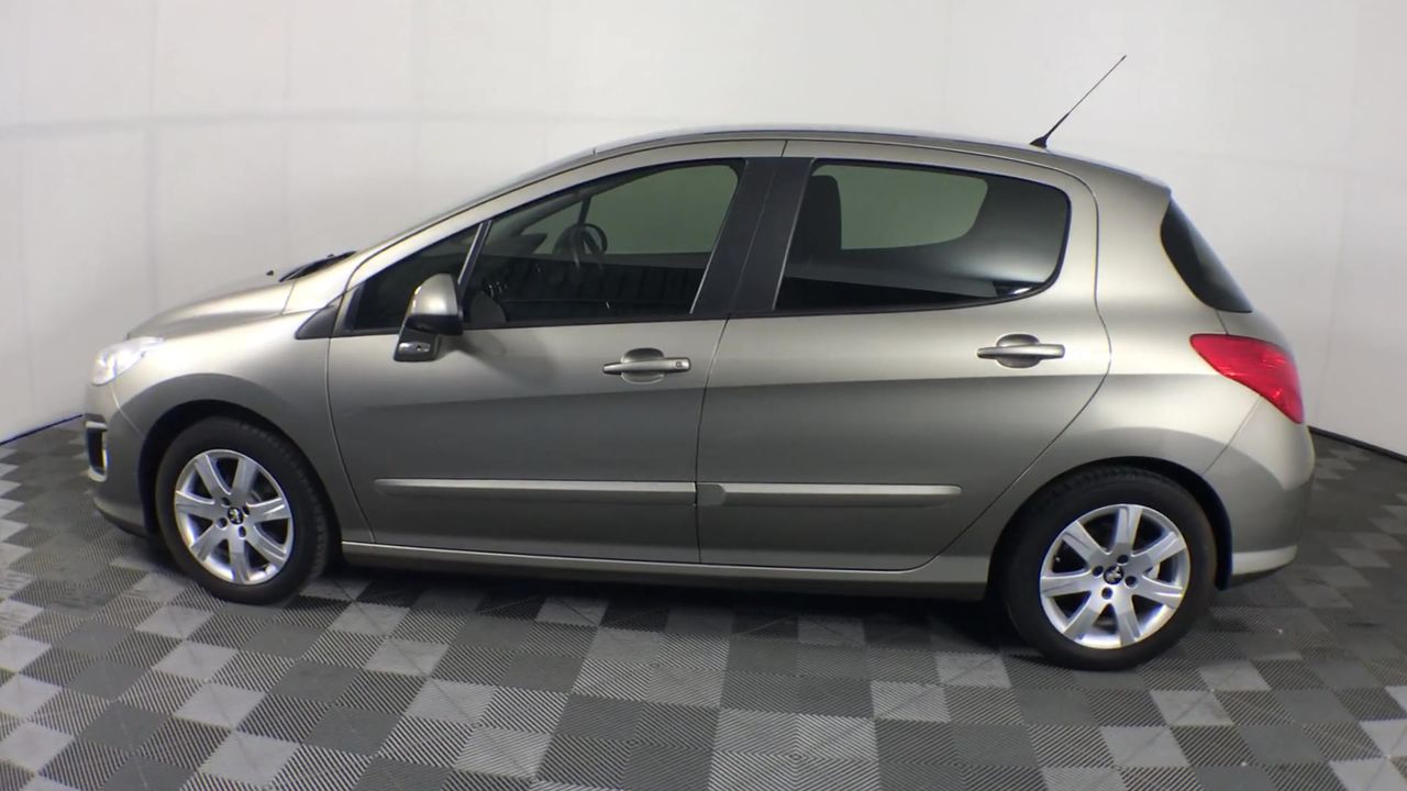 <B>9K Yellow Gold Solid Mini Disc Bracelet 18+1Cm</B><P>