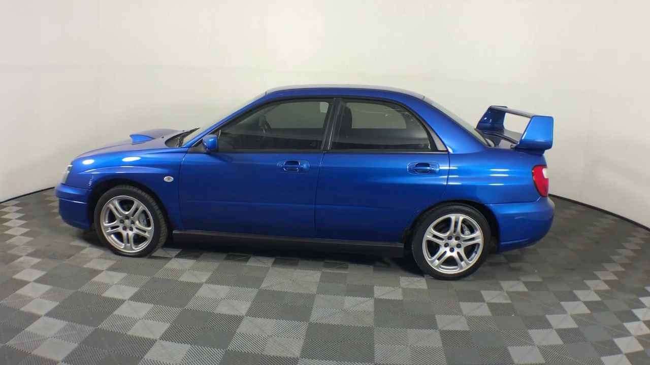 LOGITECH Streamcam Full HD with USB-C Webcam, Off White.  Buyers Note - Dis