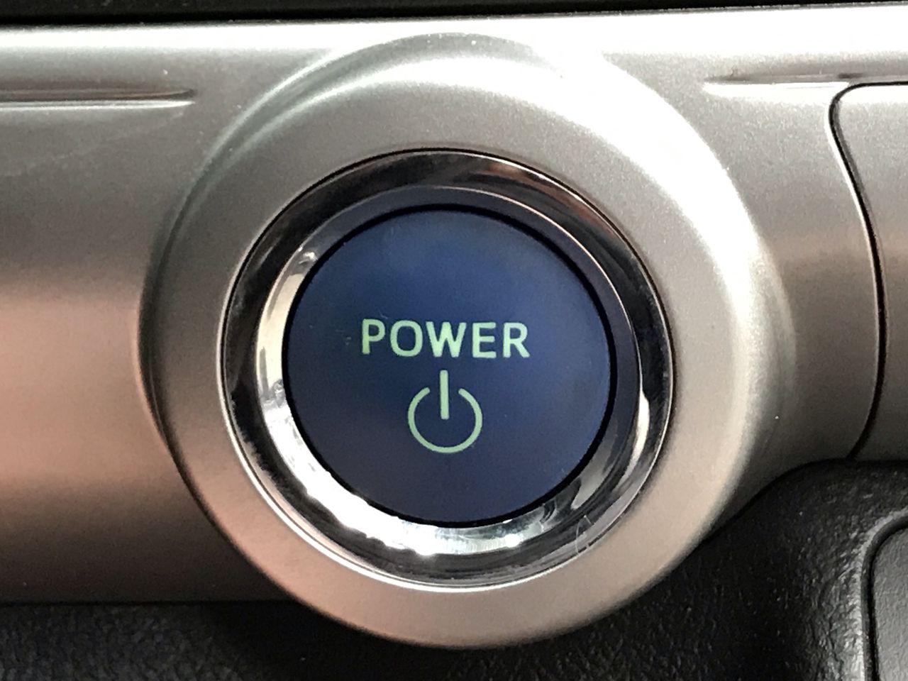 2022 Skope TCE1000N 2 Door Display Fridge Mobile