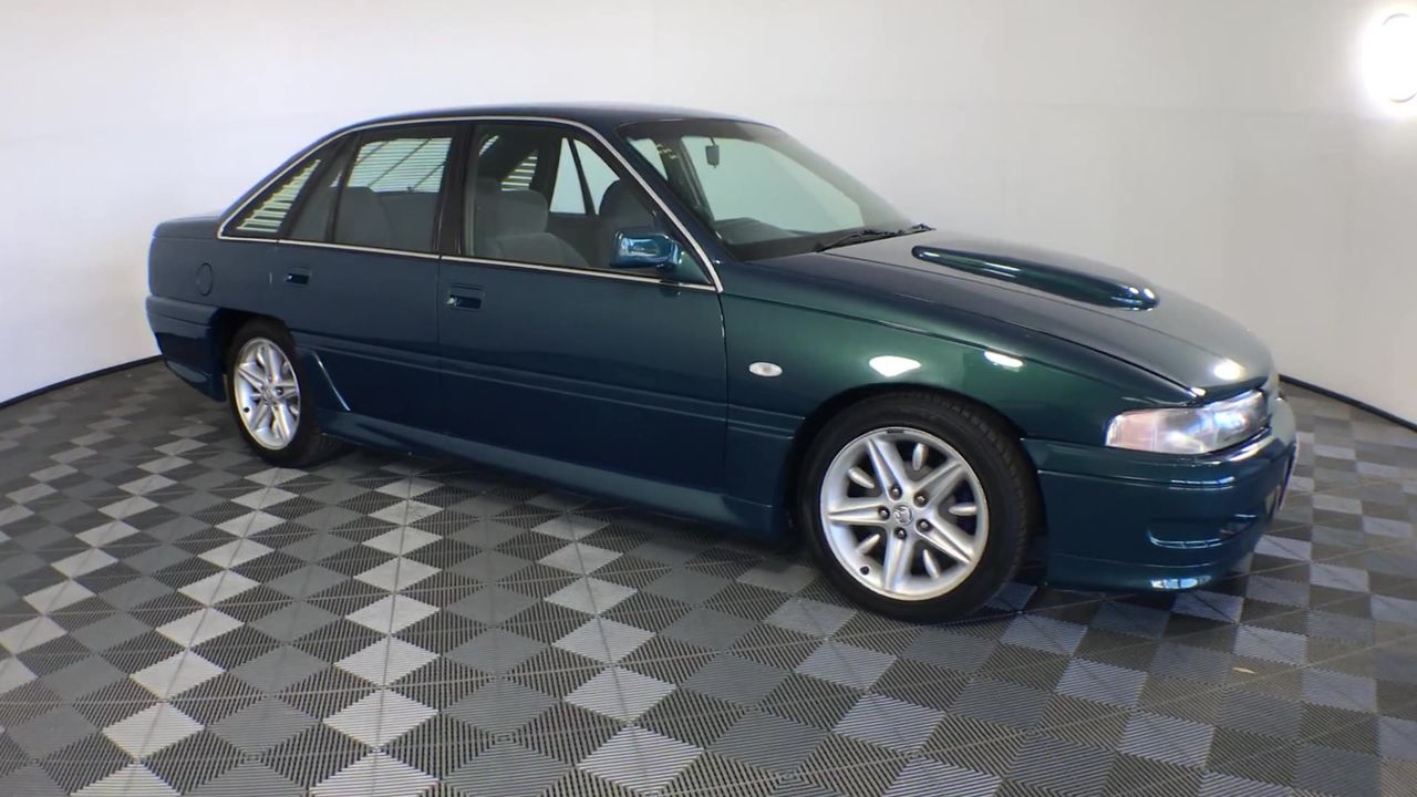 Vintage Enameled Easter Egg Diamante Jewelry Organizer Trinket Box Décor