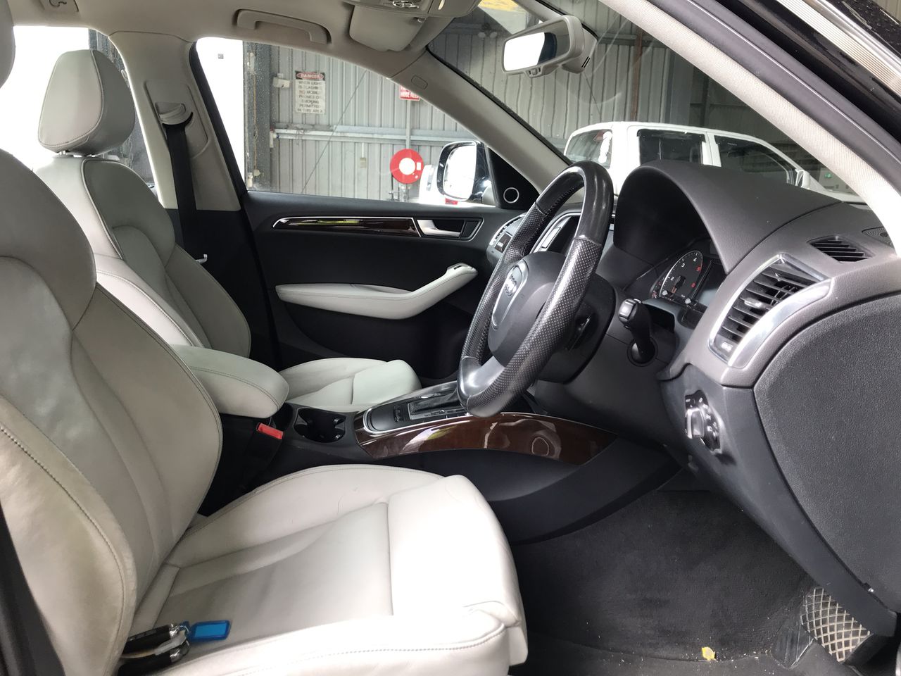 <p>Builders Wheel Barrow </p>