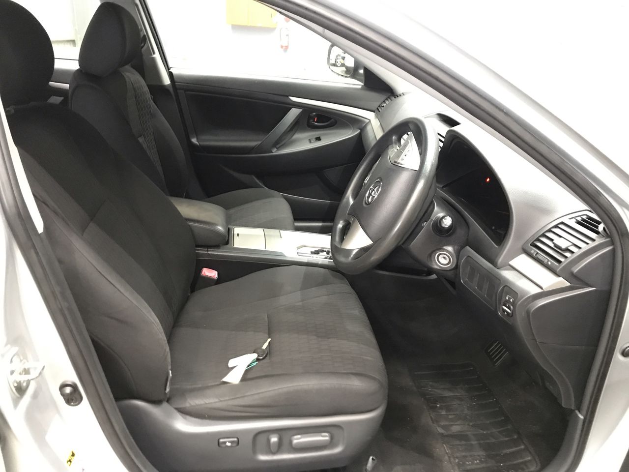 1966 Australia First & Last Queen Elizabeth Silver Round Fifty Cents