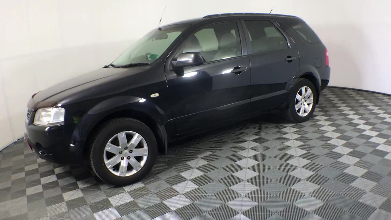 <p>2005 Pioneer Argyle Camper Trailer</p>