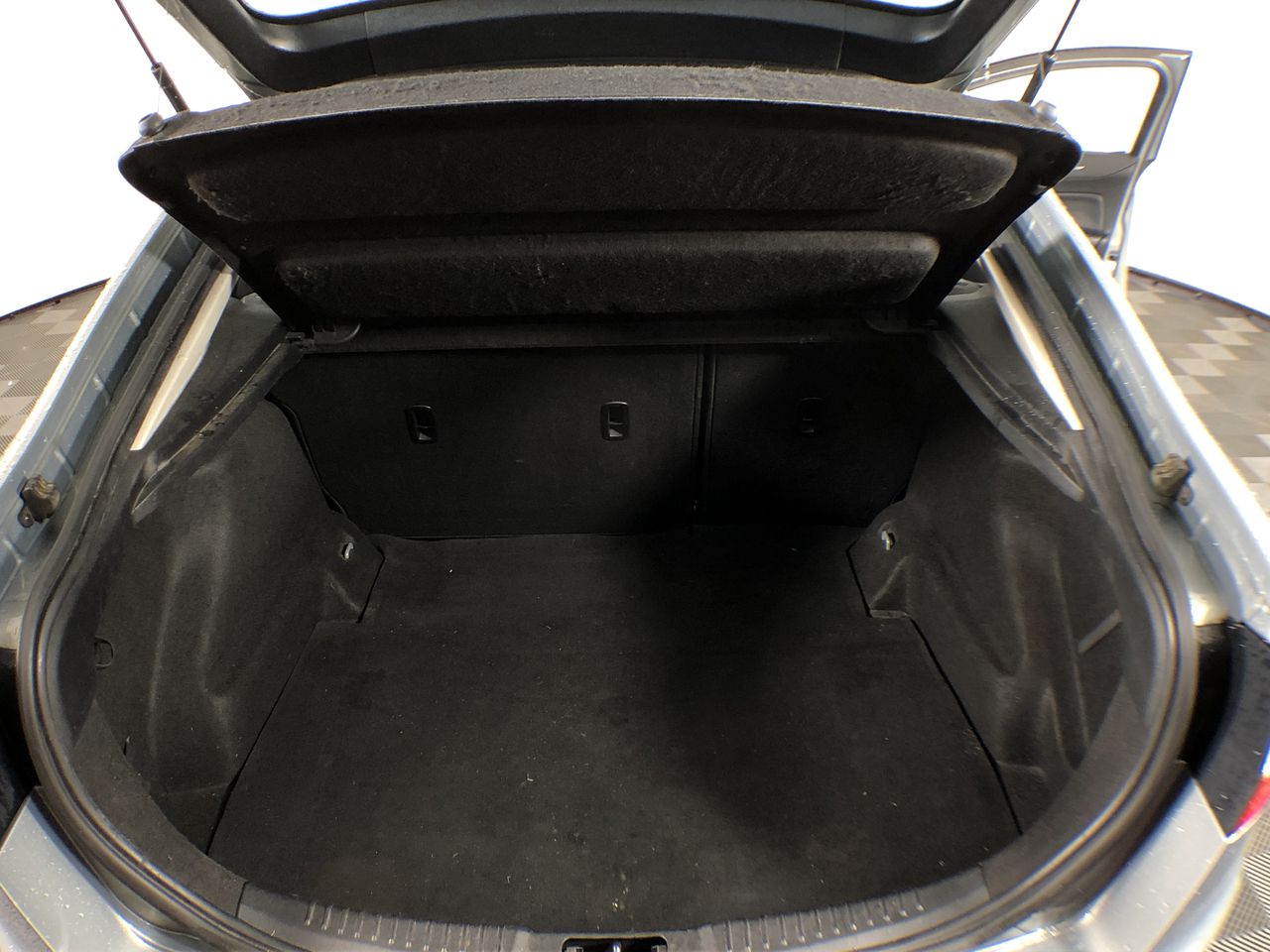 Classic Rhodium Plated Plain Heart Locket