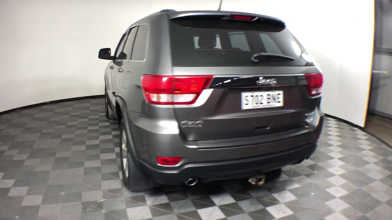 Stunning 18ct Heavy Yellow Gold Plated Simulated Diamond Drop Pendant