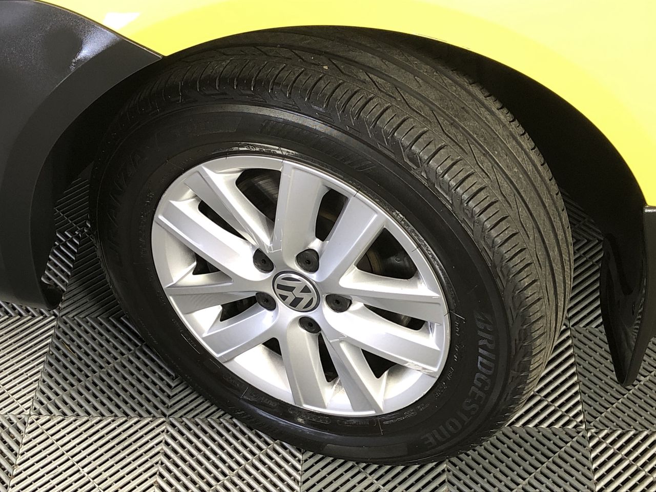 Wolf Blass Red Label Pinot Grigio (6x 750mL).