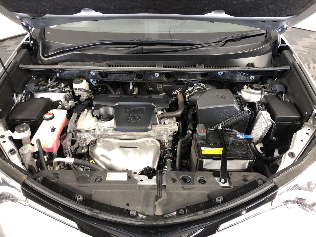 1/100 Ounce -Gold Scottdale & 1/10 Ounce Xag Silver coins x 4 Unc