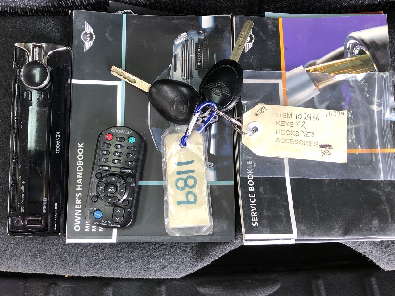 Replica Royal Ring - 16 Simulated Diamonds - US Size 7