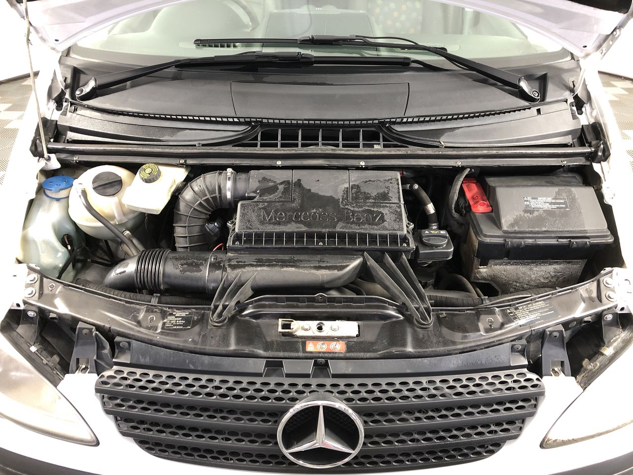 0.06 carat 2 round white diamond