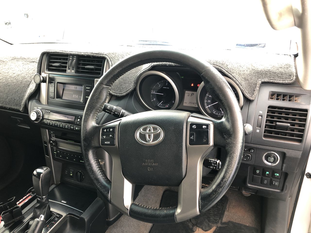 TOMMEE TIPPEE Sleeptime Portable Blackout Blind with Suction Cups, Adjustab