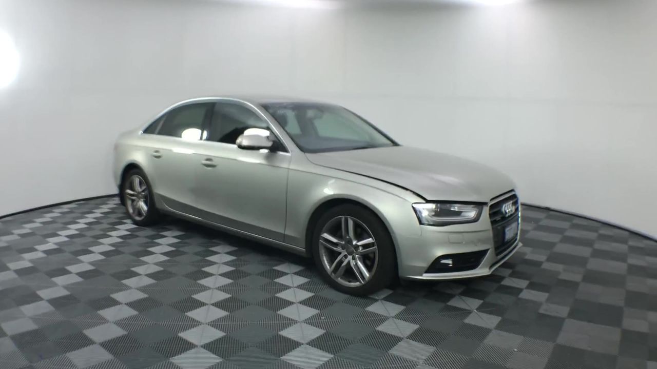 RUSSELL HOBBS 1.7L Addison Kettle, Model RHK510. NB: Has Been Used.