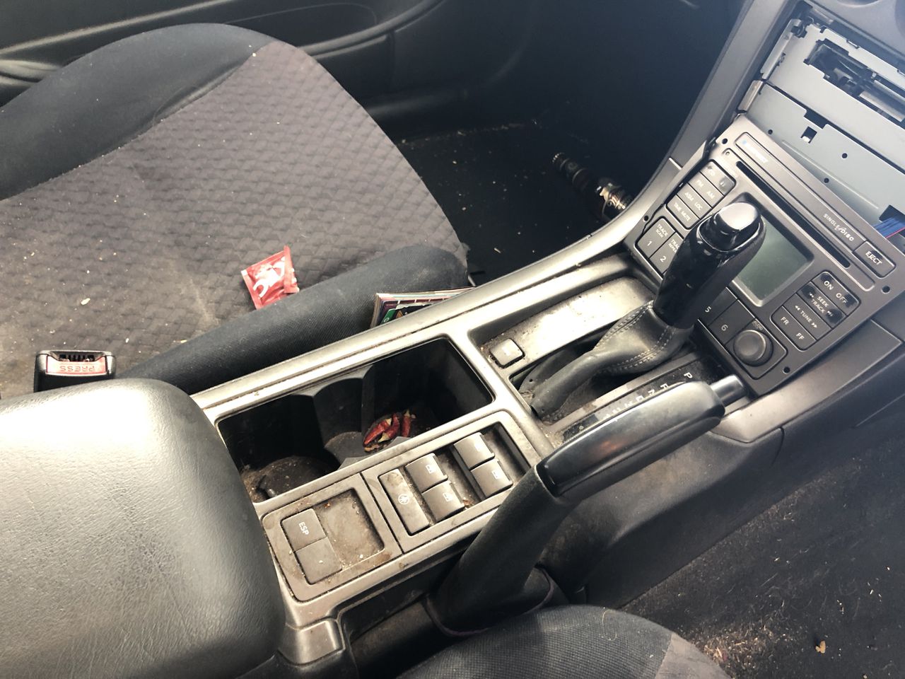 Dreambaby Discovery Metal Baby Gate, Extra-Wide 3-Panel Walk-Through Gate f