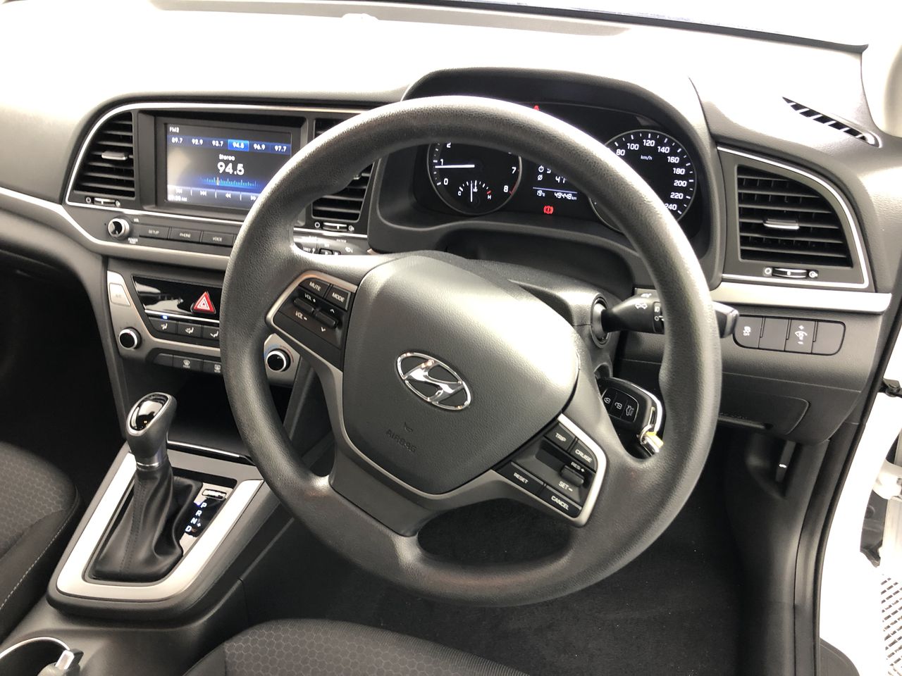 WHISKAS Vitabites Chicken and Rabbit Flavour Dry Cat Food, 6.5kg. NB: Damag