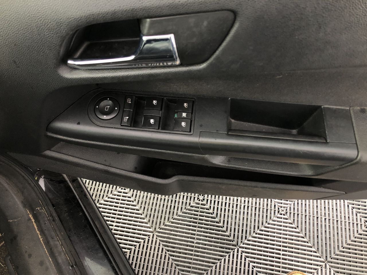 Quantity of 1 26.5-25 Earthmoving Tyre (Unused)