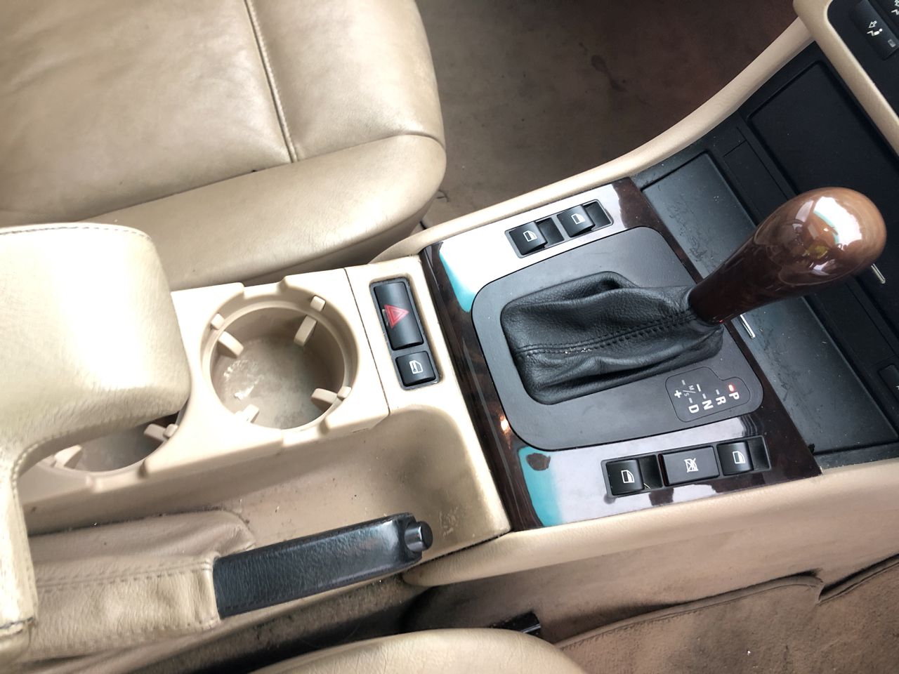 Howlin Gale Wines Category 5 Cabernet Sauvignon 2017 (6x 750mL) SA