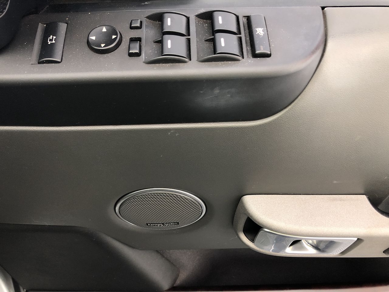 0.06 carat white round 5 diamonds