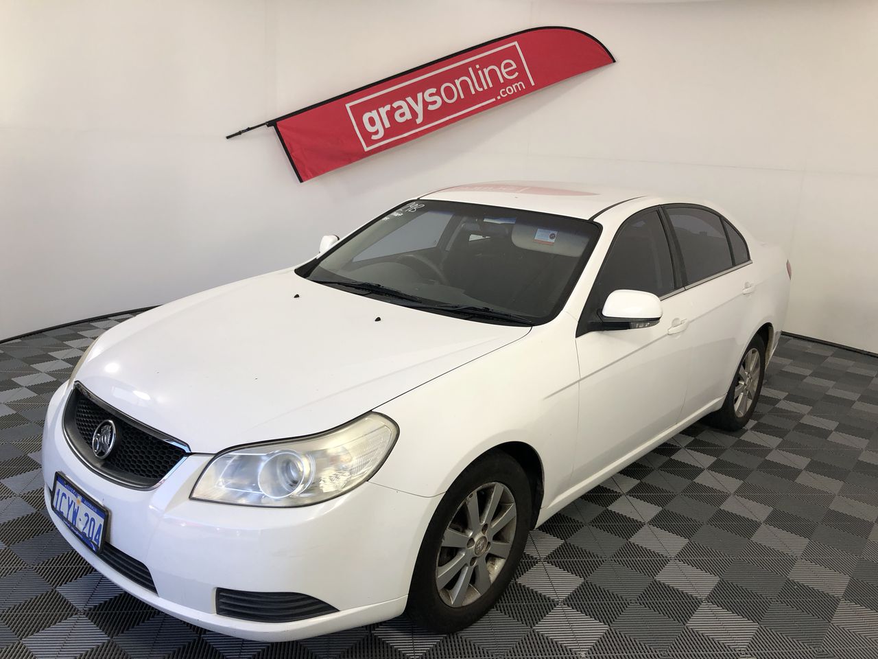 Black Lucky Leaf Necklace in Gold