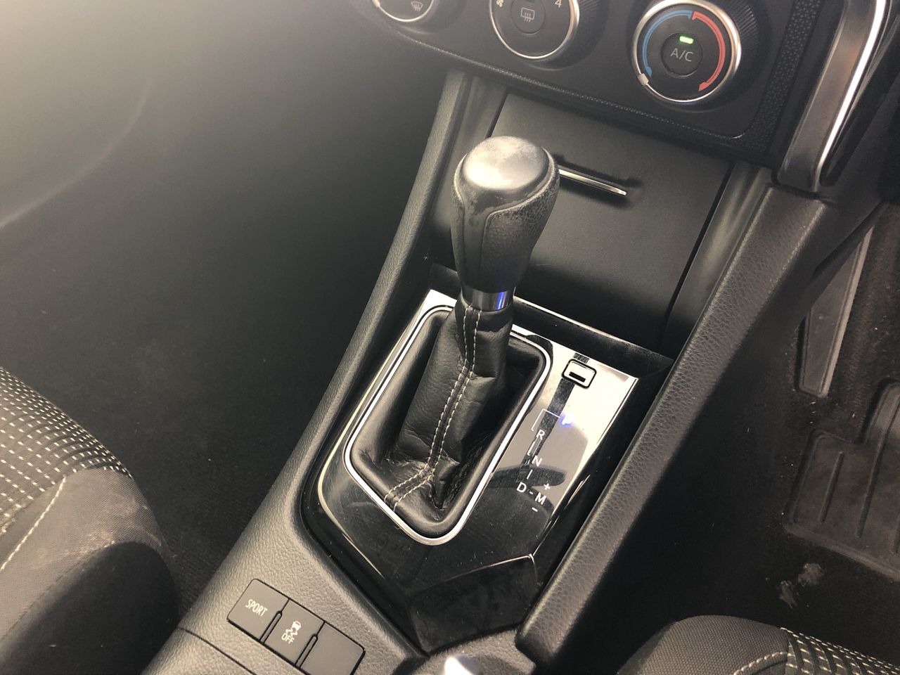 STAR WARS Young Jedi Adventures The Crimson Firehawk, 17-Inch Ship with 2 A