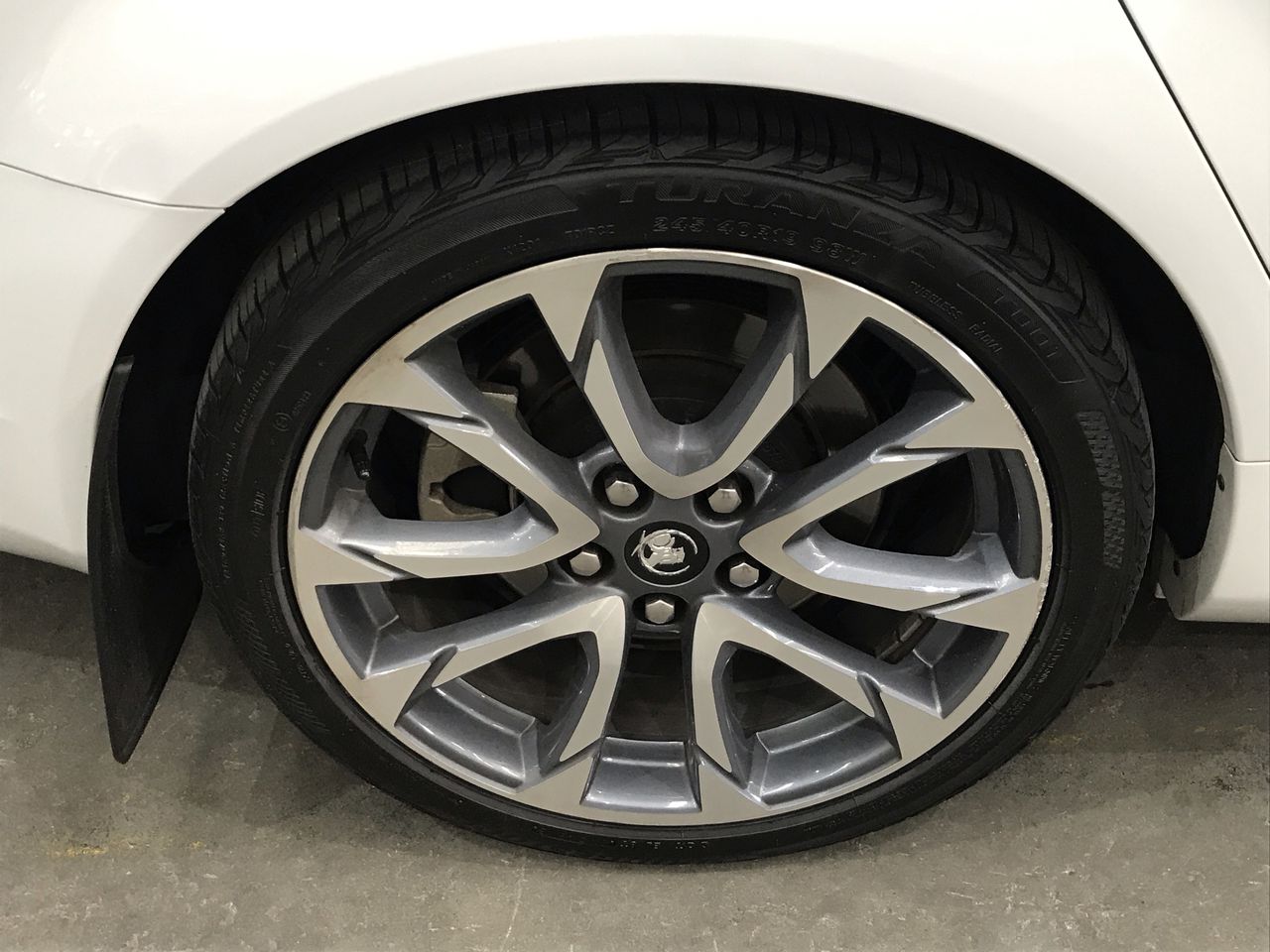 The NEW XC Ford Cobra Colour ``SILVER STUNNER`` 43mm COIN