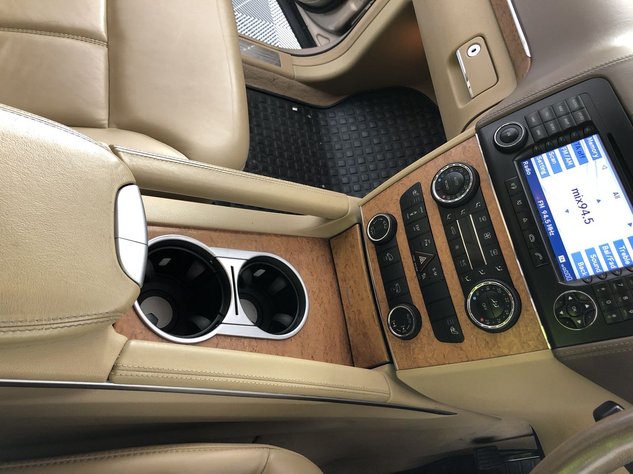 EASY MIX 8 Teeth Claw Short Handle Garden Rake.