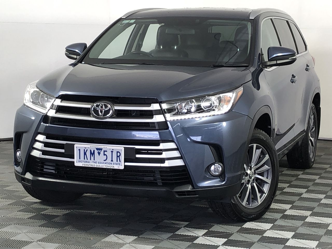 DEWPLANTER Automatic Watering Planter Box, 15 x 16.5 x 14cm, White.