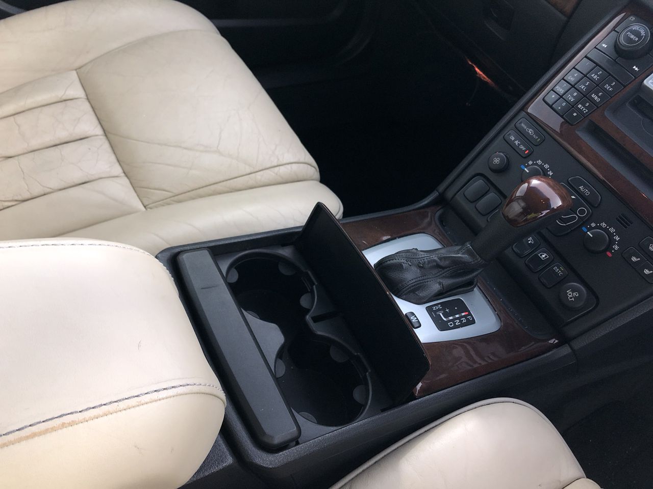 <p>2025 Sunshine Trail Sunrise 15 Twin Caravan</p>