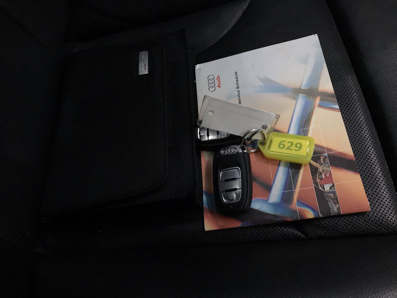 Vial full of Gold Leaf/Flake