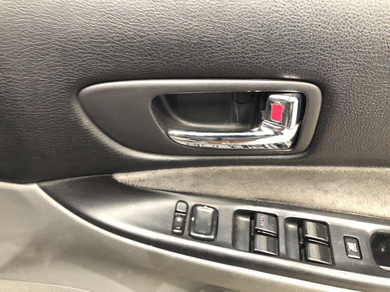 1/10 Oz 999.5 Silver Red Kangaroo & Joey 2025 Australian Bullion