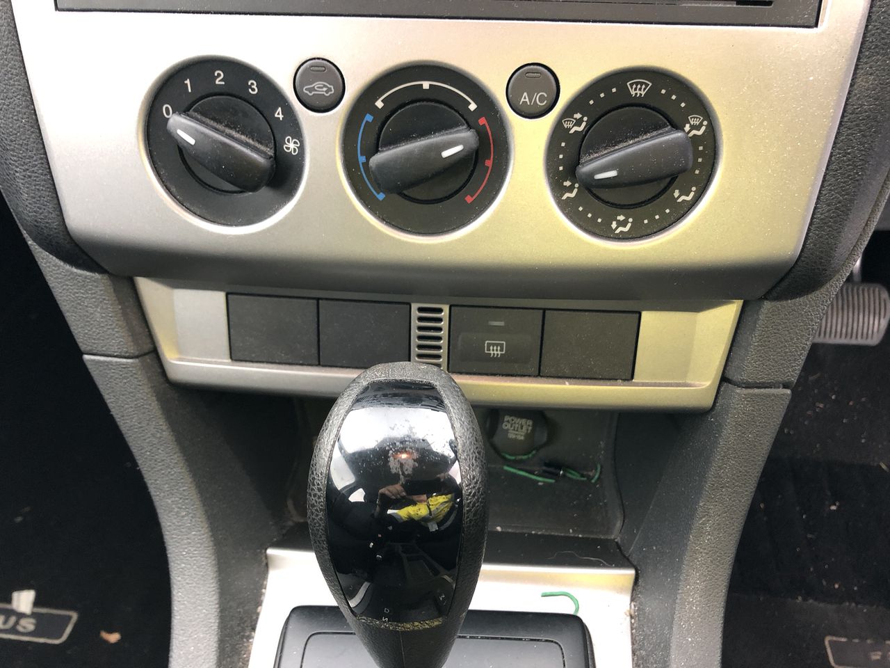 0.08 Carat White 4 round diamonds