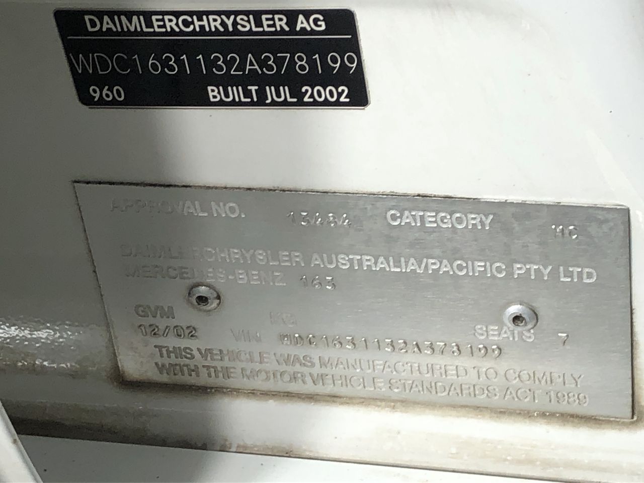 VORNADO 660 Air Circulator, Black. NB: damaged box.