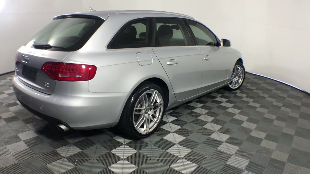 RØDE NTH-100 Professional Over-Ear Headphones for Content Creation, Music P