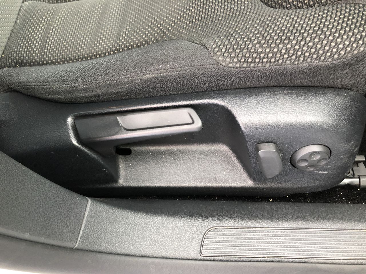 2010 Toyota Hilux SR (4x4) KUN26R Turbo Diesel Manual Crew Cab Chassis