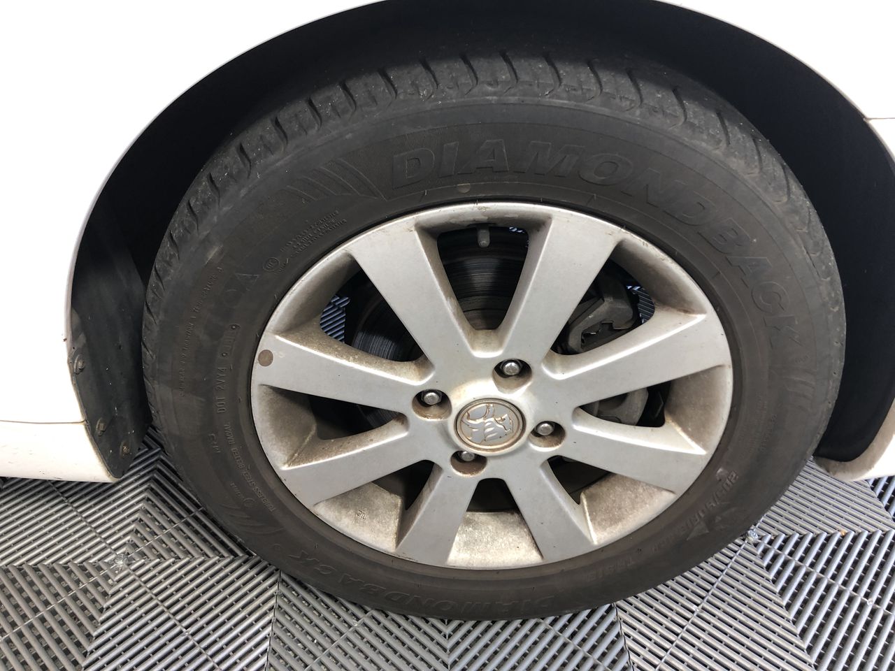 Replica Royal Ring - 16 Simulated Diamonds - US Size 7