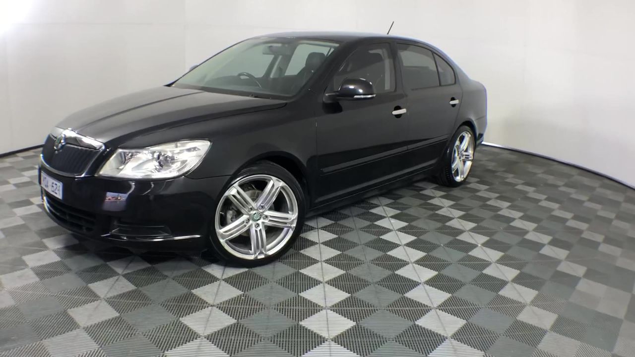 <p>Qty of Galvanised Steel Grates, Pallet</p>