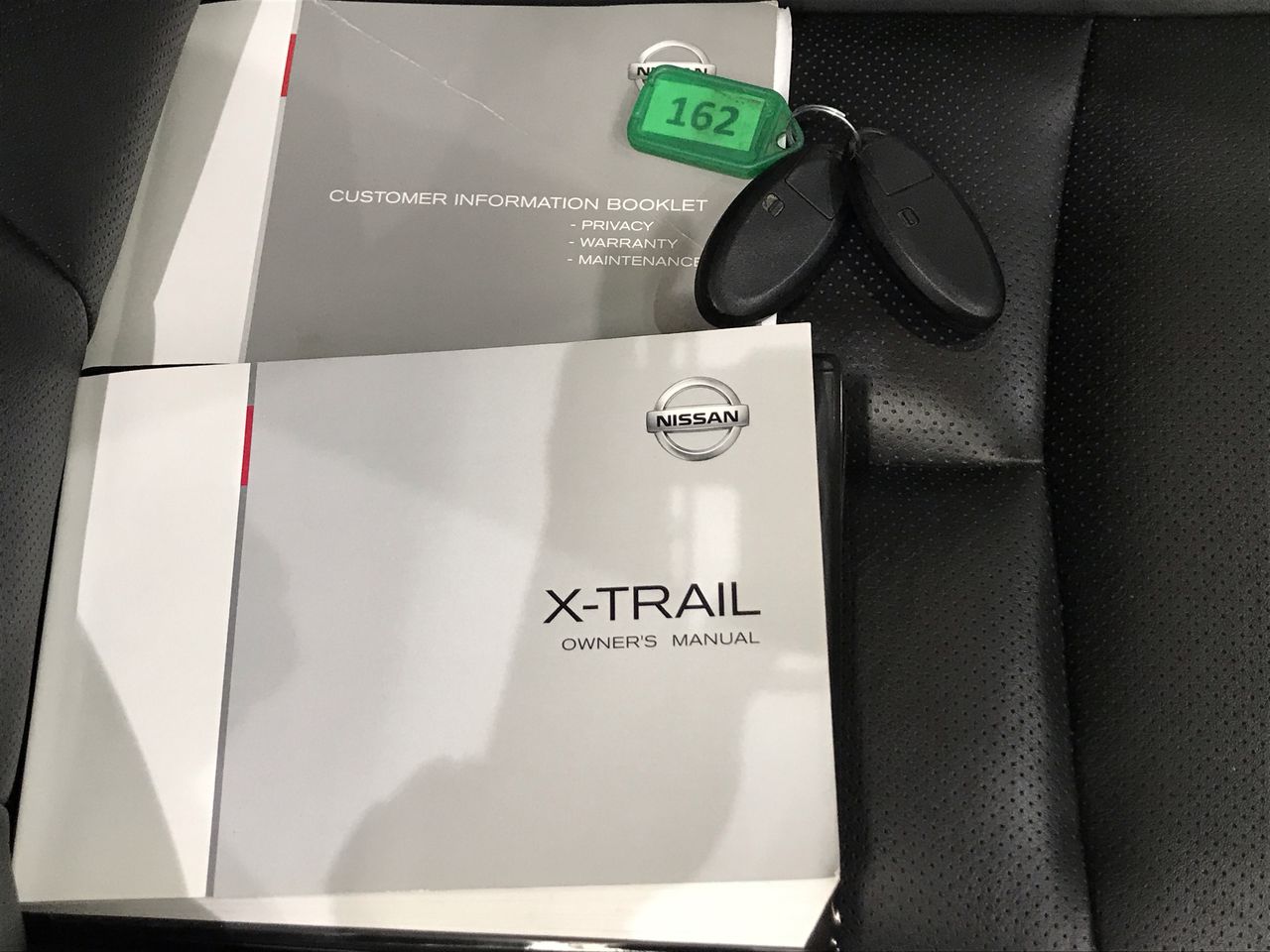 Replica Royal Ring - 16 Simulated Diamonds - US Size 6