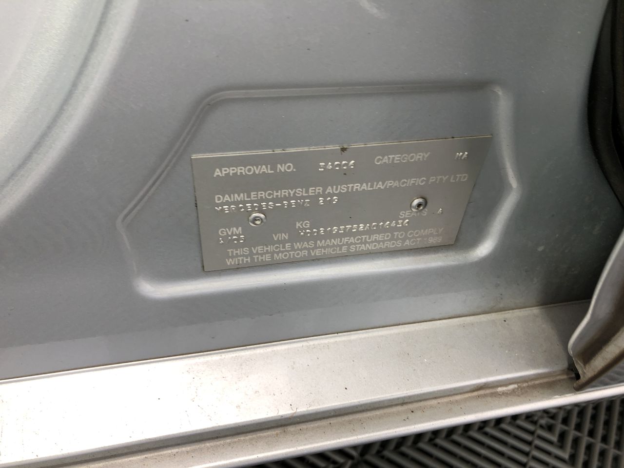 Ergobaby Upsie Hip Sling - Onyx Black