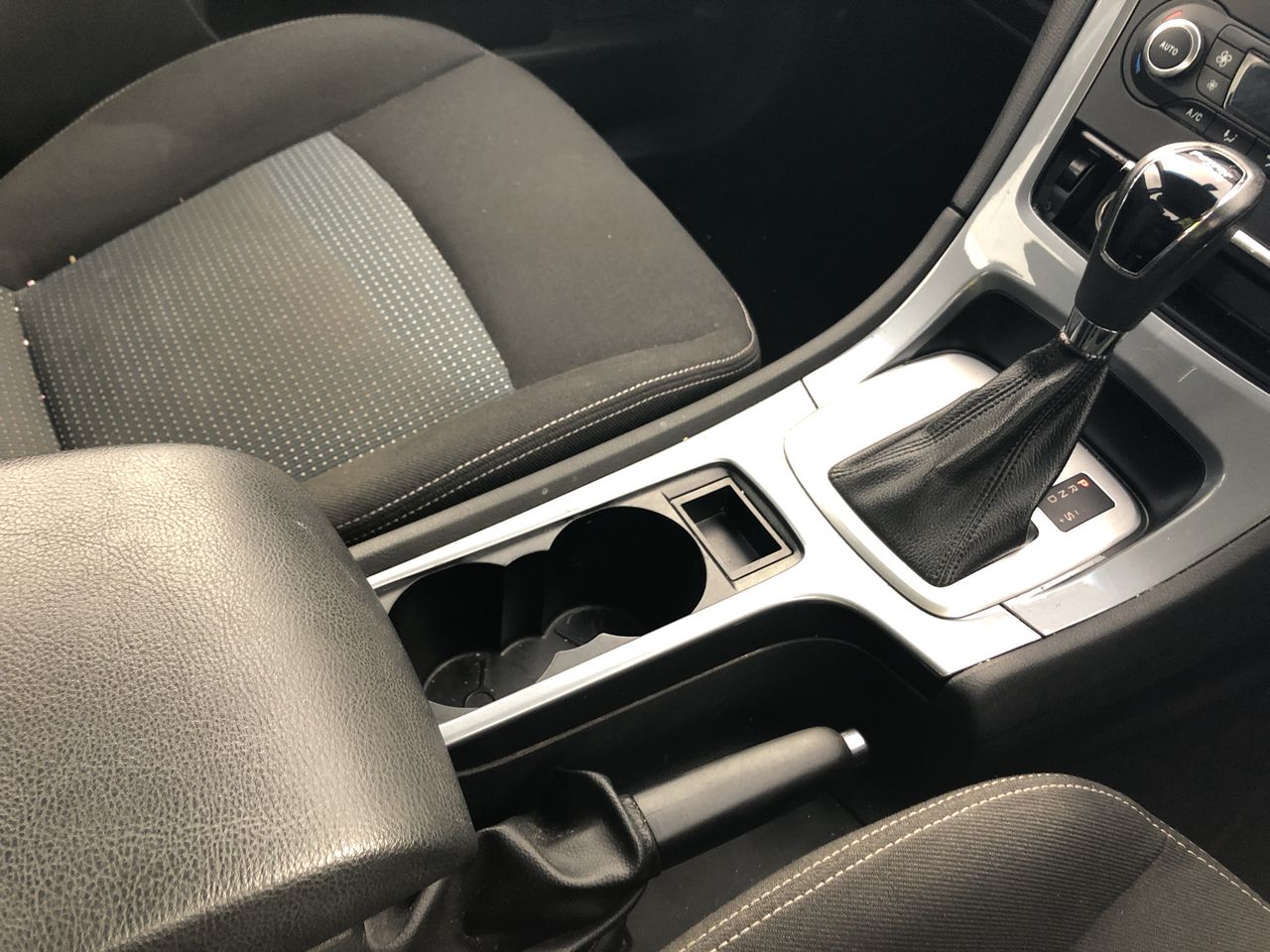 MAKITA GA9060 Electric Grinder