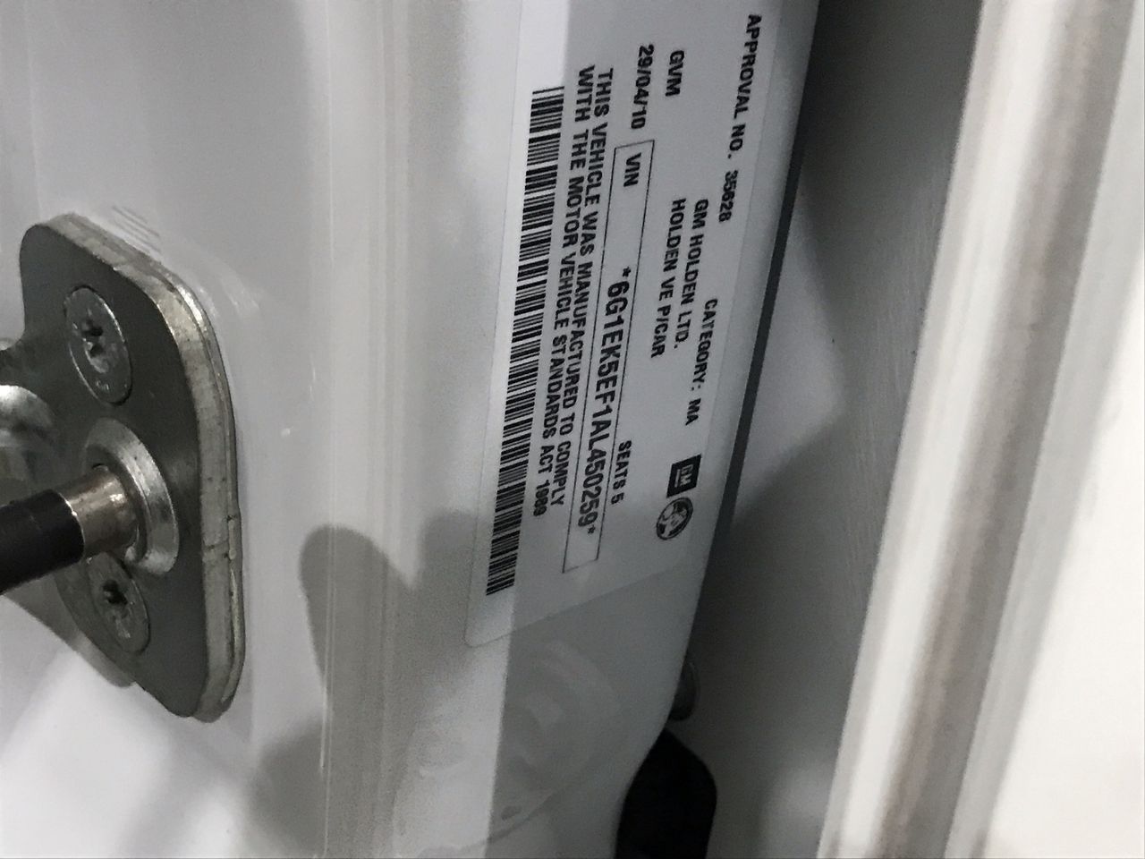 Wolf Blass Yellow Label Shiraz (6x 750mL). SA