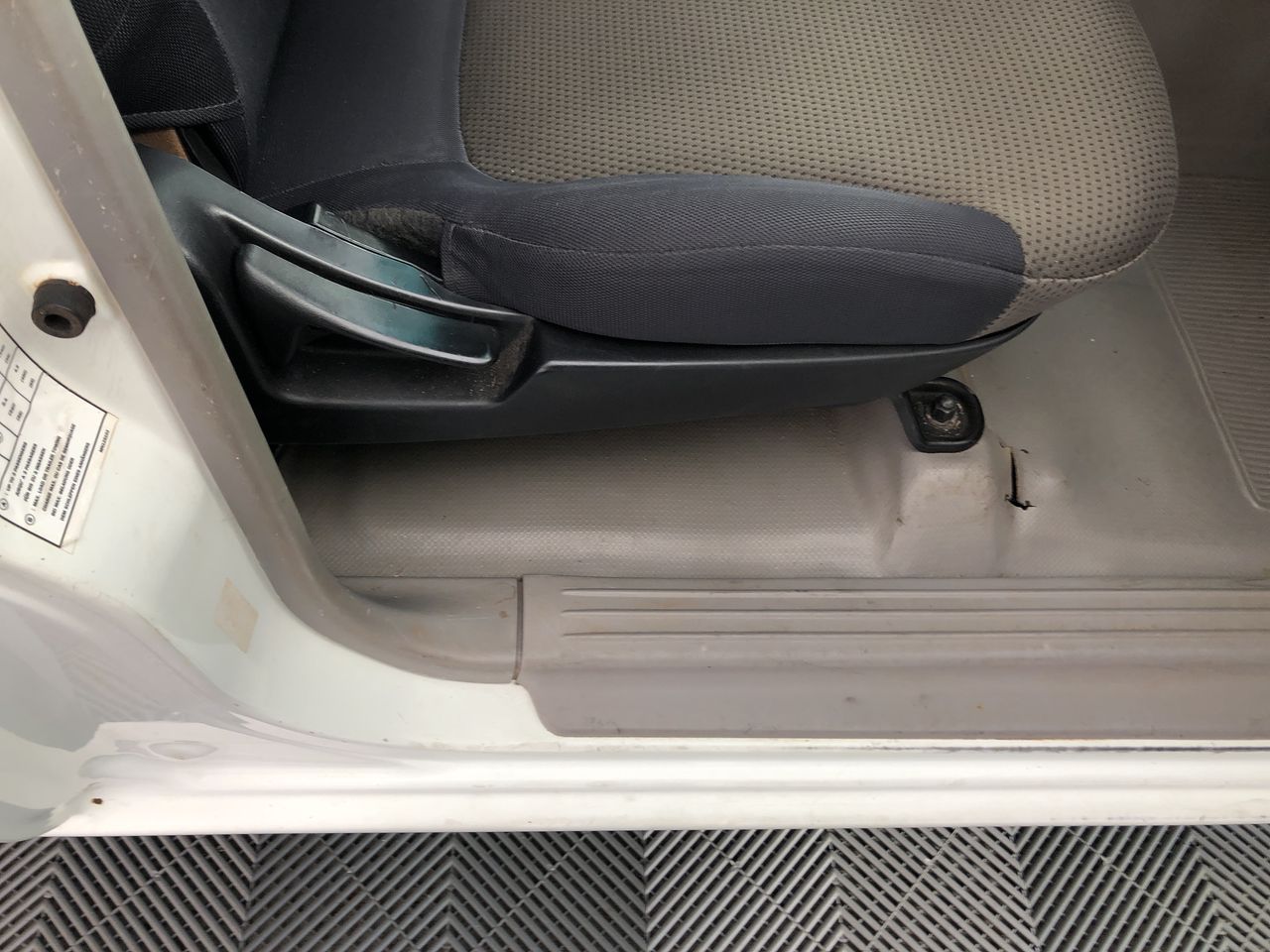 T'Gallant Chardonnay Pinot Noir NV (6x 750mL).