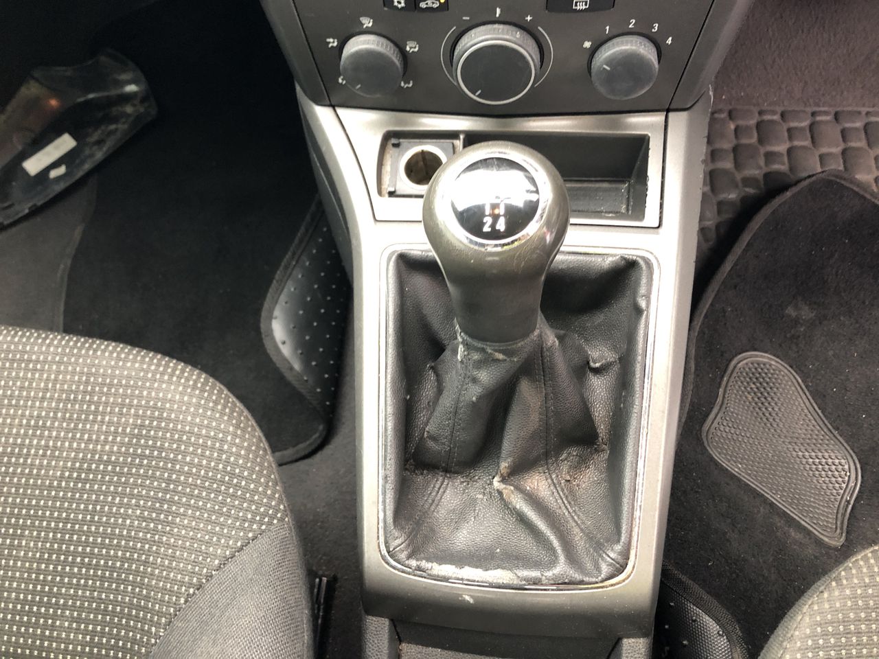 Jacqueline Blanc De Blancs Brut NV (6x 750mL), France.