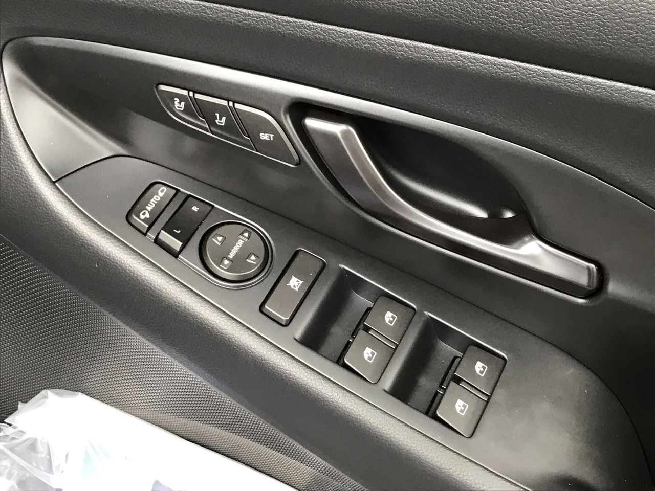 Oxford Landing Cuvée NV (6x 750mL)