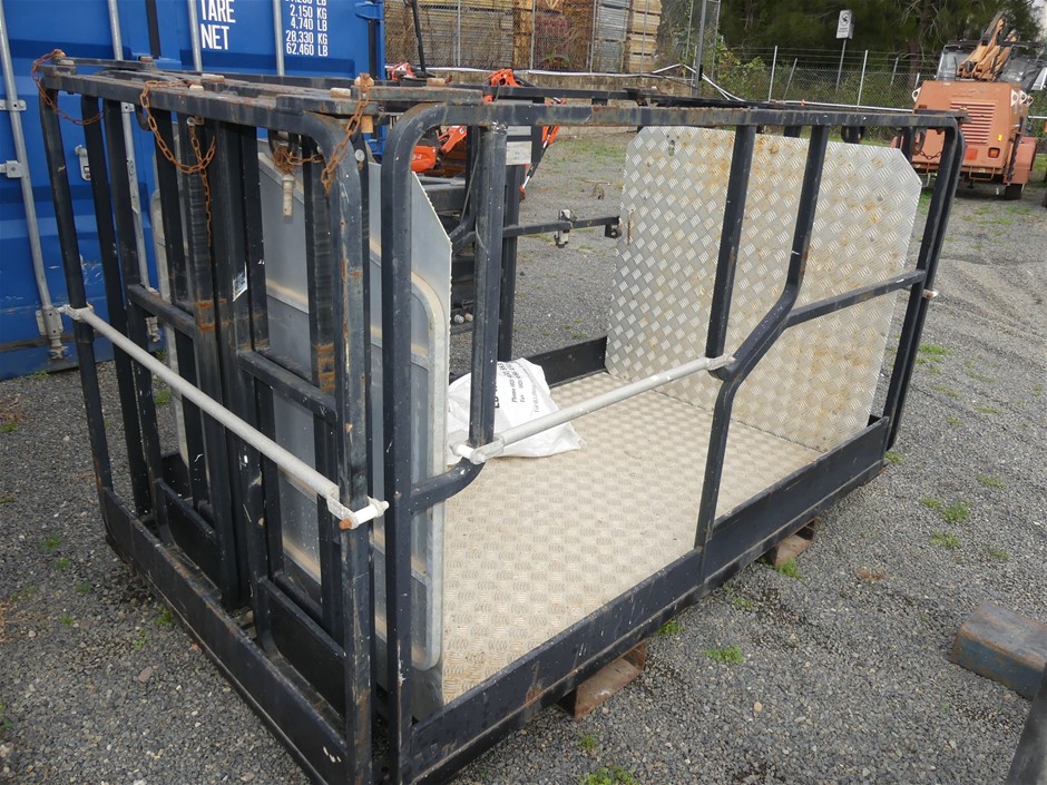 Medium Levelling Bar (Unused),