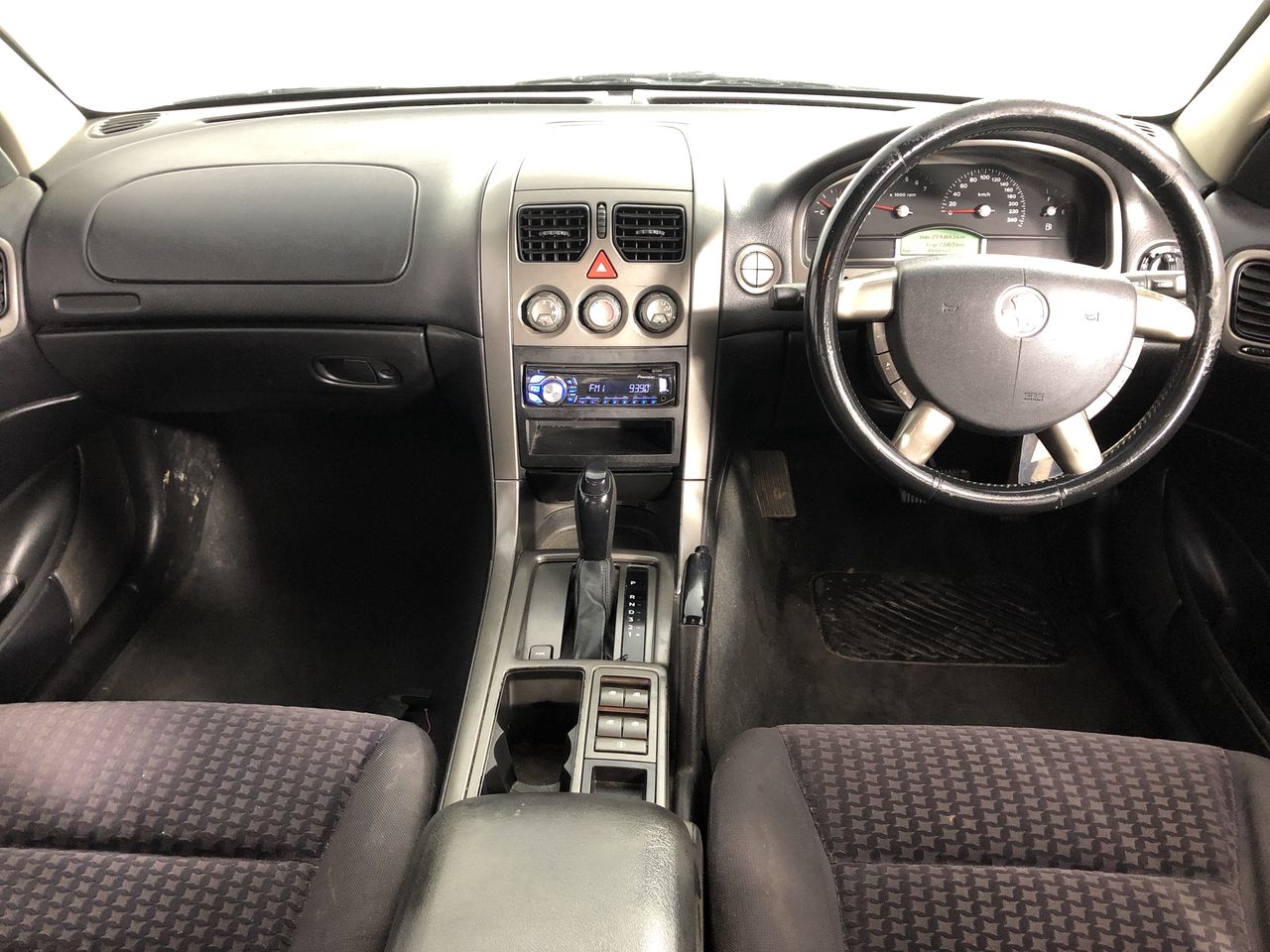 <p>2002 Mercedes Benz Atego 2328 6 x 2 Beavertail Truck</p>