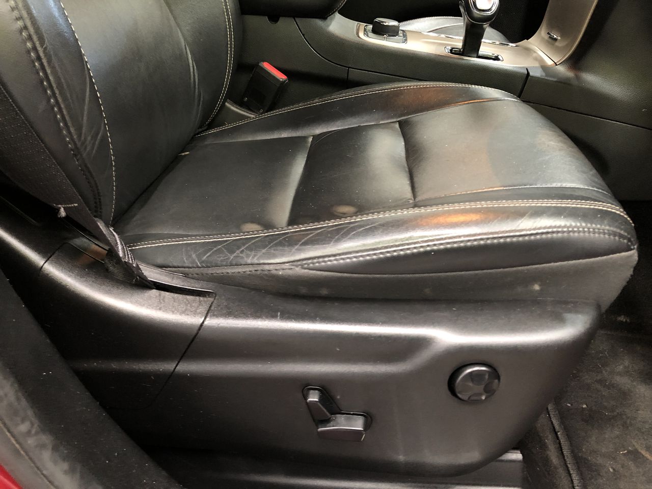 END OF LEASE SALE: Large quantity of Bluetooth keyboard with case