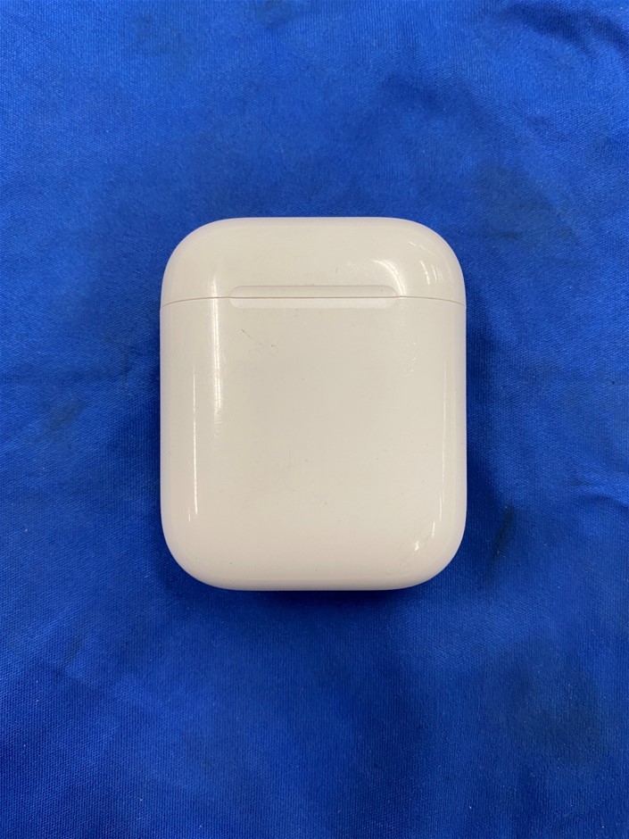 0.08 Carat White 4 round diamonds